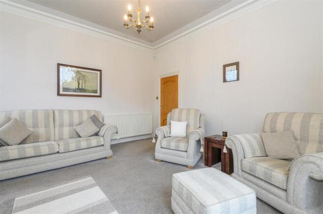 5 bed Detached for sale Image 10