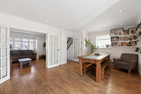 Pine Close, Waltham Cross, EN8
