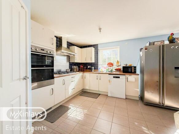 4 bed detached house for sale Port Stanley Close,