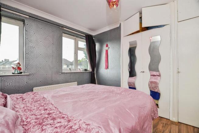 3 bed Semi-Detached for sale Image 8