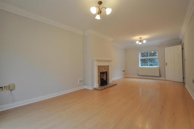 Living room 2.jpg