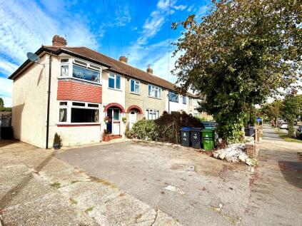 Devon Way, Chessington, Surrey. KT9 2RJ