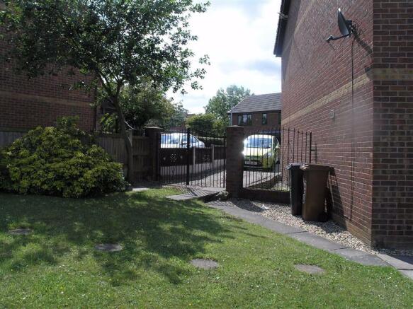 Photo 12