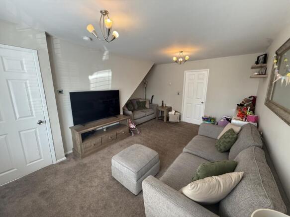 3 bed Semi-Detached for sale Image 4