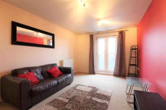 2 Living Room.JPG