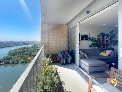 #WelcomeHome to: Hendon Waterside, Hawfinch House, 1 Moorhen Drive, London, NW9 7BX