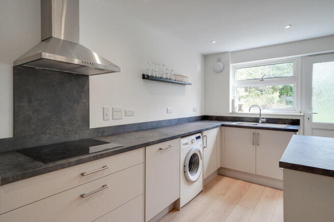 4 Lindsay Close, ...
