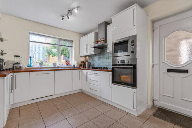 5 bed Detached for sale Image 11