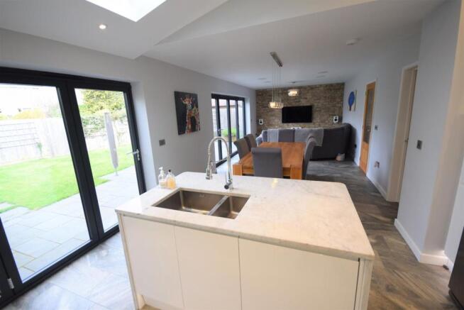 Family / Dining / Kitchen