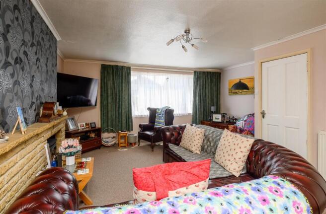 5 bed Semi-Detached for sale Image 8
