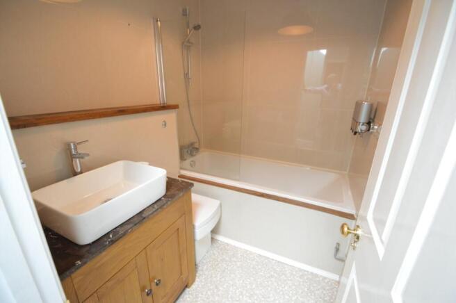 The Elms bathroom.JPG