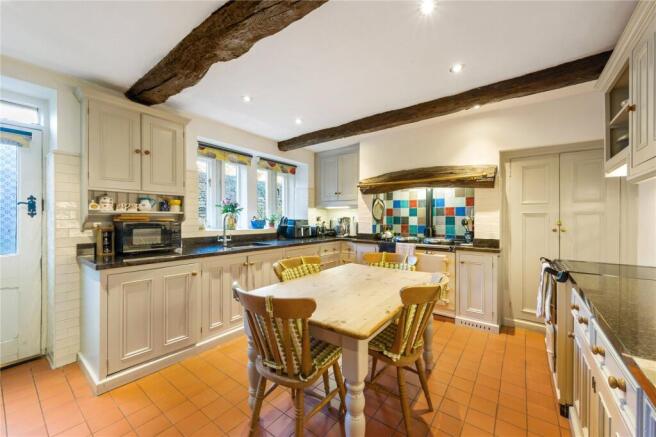 5 bed House for sale Image 10