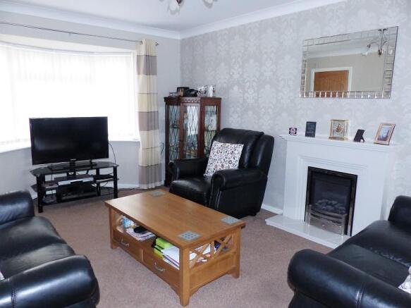 Lounge/Dining Room