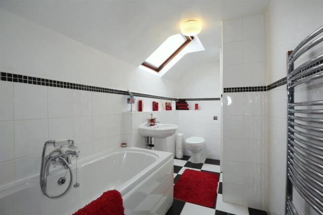 FAMILY BATHROOM