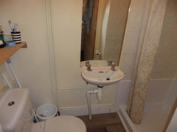 SHOWER ROOM