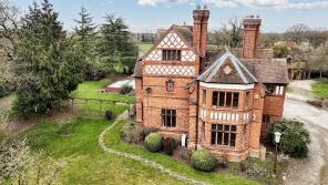 Worleston House, Church Road, Aston Juxta Mondrum CW5 6DP