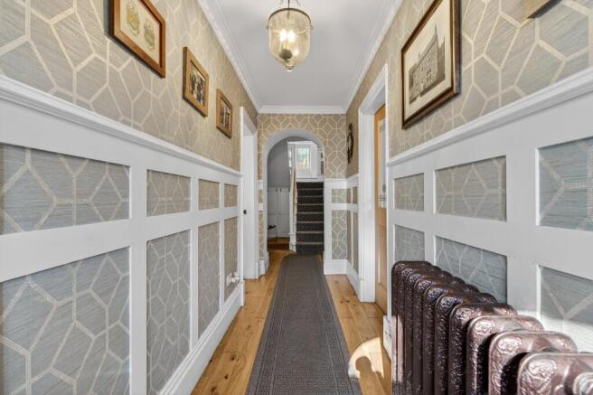 4 bed Detached for sale Image 9