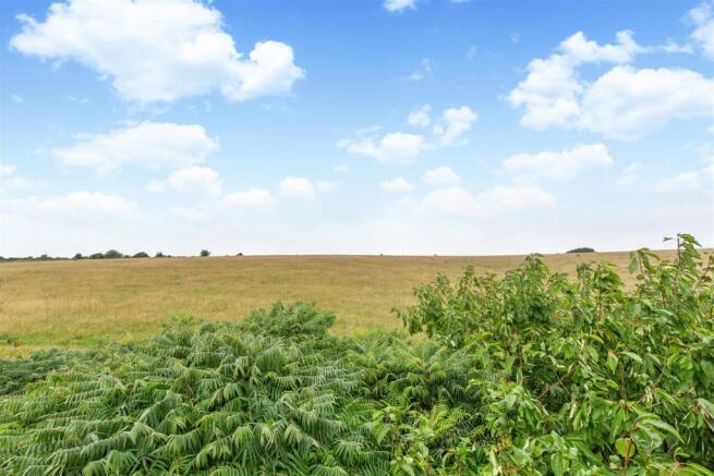 Farmland to Rear