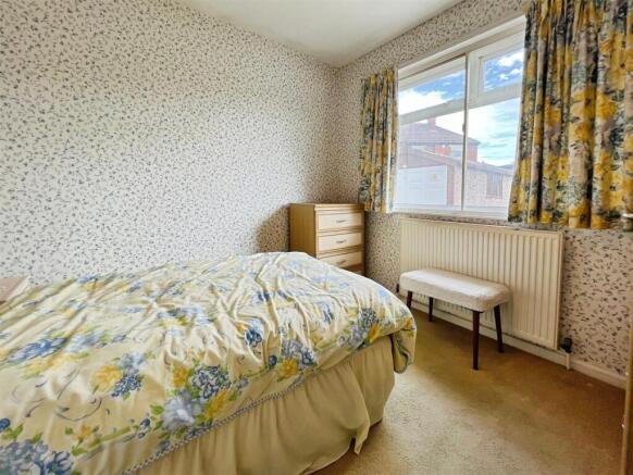 2 bed Semi-Detached Bungalow for sale Image 11