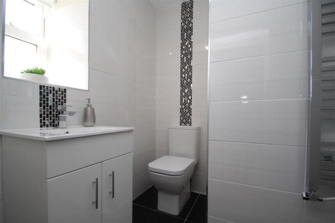 ensuite.JPG