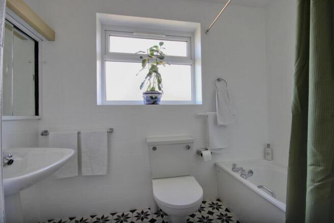 3 bed Semi-Detached for sale Image 10