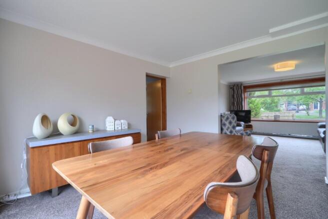 5 bed Detached for sale Image 6