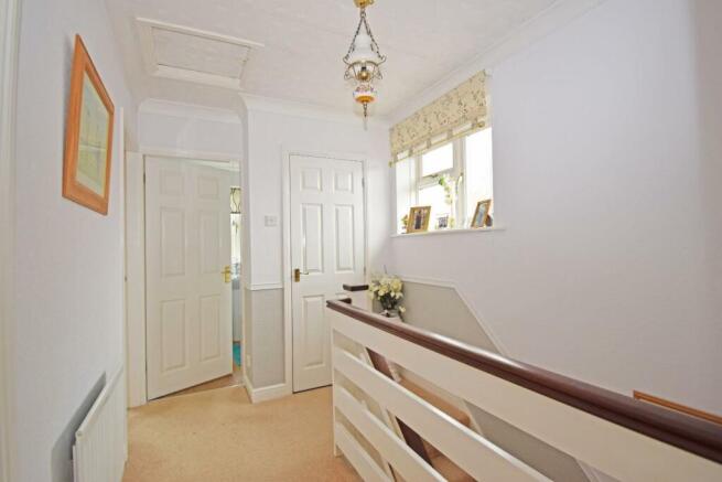 12 Wheelwright Close, landing.jpg