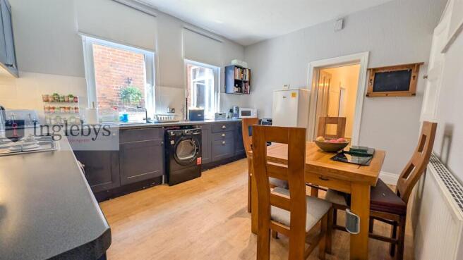 2 bed Apartment for sale Image 8