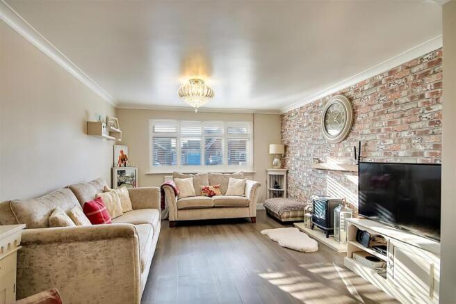 Alfriston Road, Worthing, BN14 photo 3