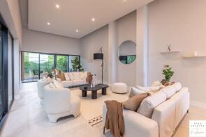 5, Southshore, Seaton PL11 3FE