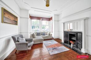 11, Warwick Road, London N11 2SA