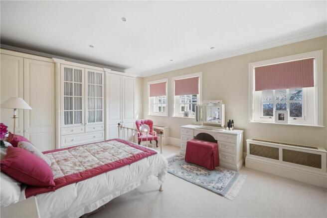 6 bed Detached for sale Image 12