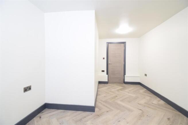 2 bed Flat to rent Image 5