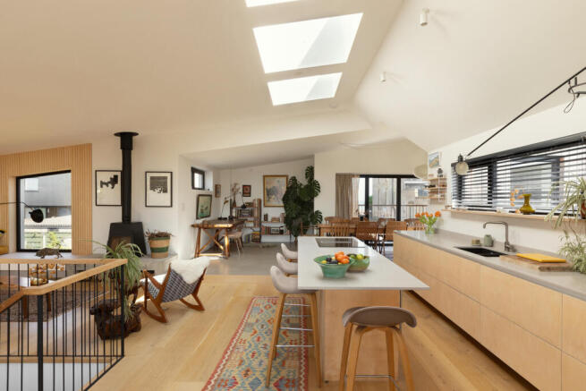 341609 - RF-112-SANDOWN-ROAD-DEAL-023.jpg