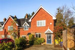 5, Willets Heath Cottages, Shortfield Common Road, Frensham, Farnham GU10 3BJ