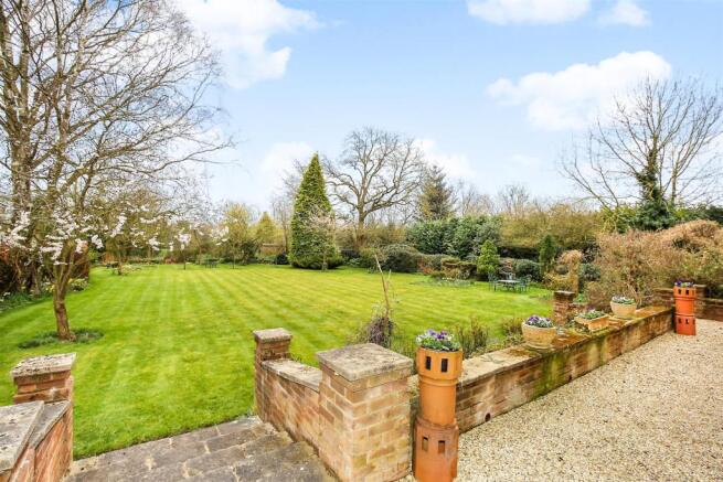 MAGNIFICENT GARDENS