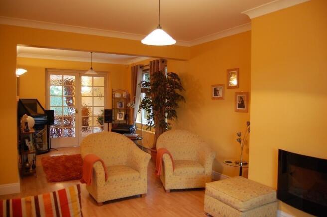 FORMAL LOUNGE