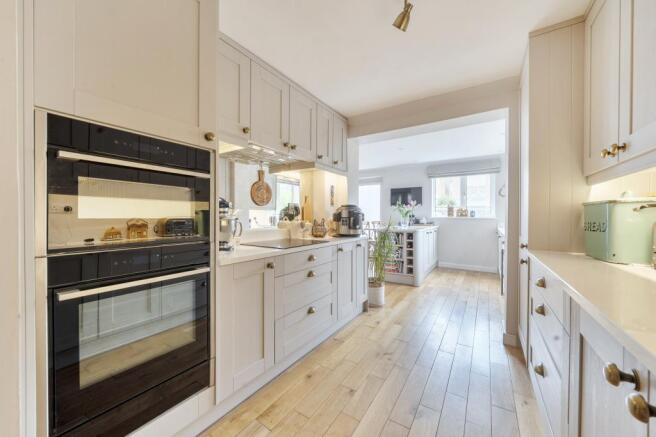 Edgeworth Drive, Carterton,  Oxfordshire, OX18 photo 4