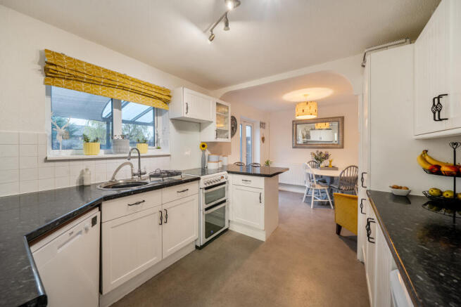 Kitchen / Breakfast Room