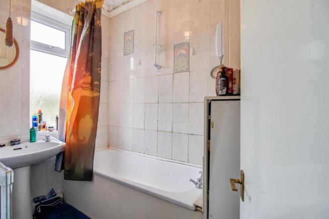 BATHROOM/W.C.