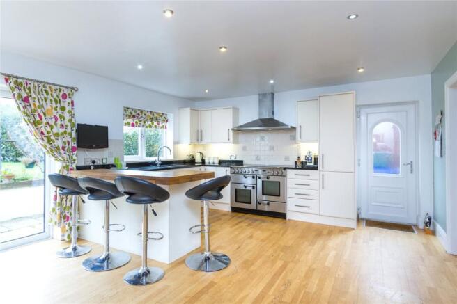 Kitchen / Dining
