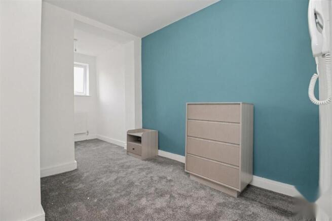 4 bed Terraced for sale Image 5