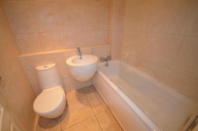 2 bed Apartment to rent Image 6