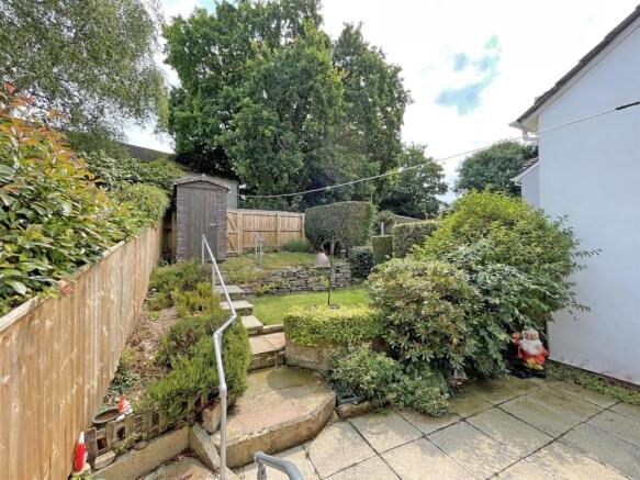 Lake View Close 75 - garden for front.jpg