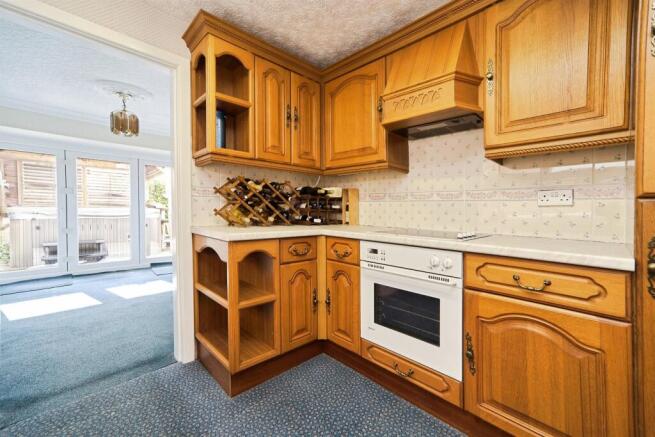 4 bed Detached for sale Image 10