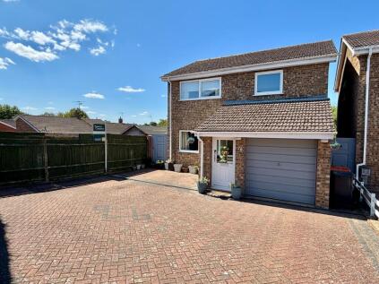 Crosslands, Caddington, LU1