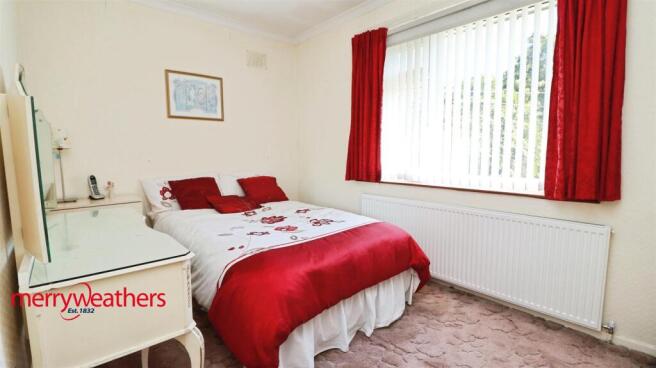 4 bed Detached Bungalow for sale Image 8