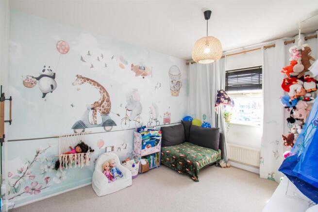 3 bed Town House for sale Image 8