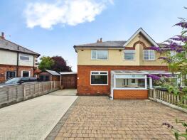 34, Broadgate Walk, Horsforth, Leeds LS18 4HF