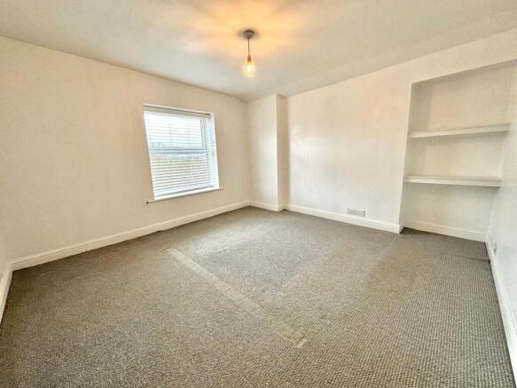 2 bed Flat to rent Image 4